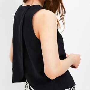 NWT LOFT Linen Blend Petal Back Shell